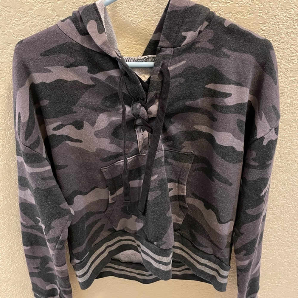 Cropped hoodie